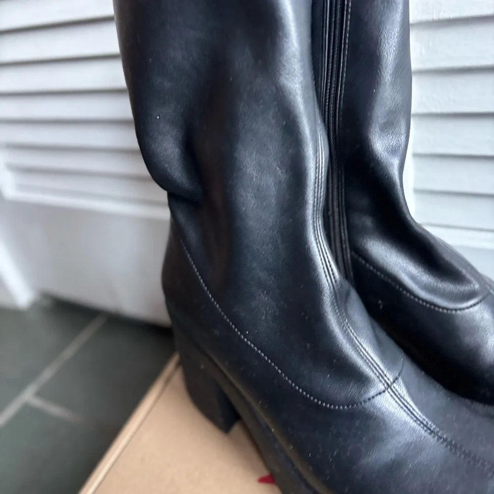 Steve Madden Black Heeled Boots - Picture 3 of 5